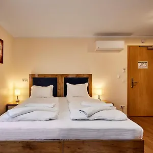 https://hotel-isha.frankfurtammainhotels.com