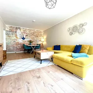 https://apartment-uptown.dresdenhotels.net
